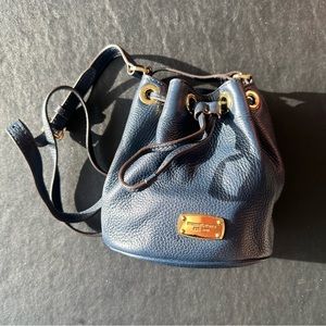 ⭐️100% Authentic Michael Kors Mini Bucket Crossbody⭐️